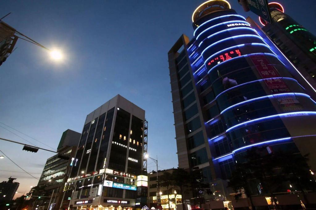 KSTAR Metro Hotel