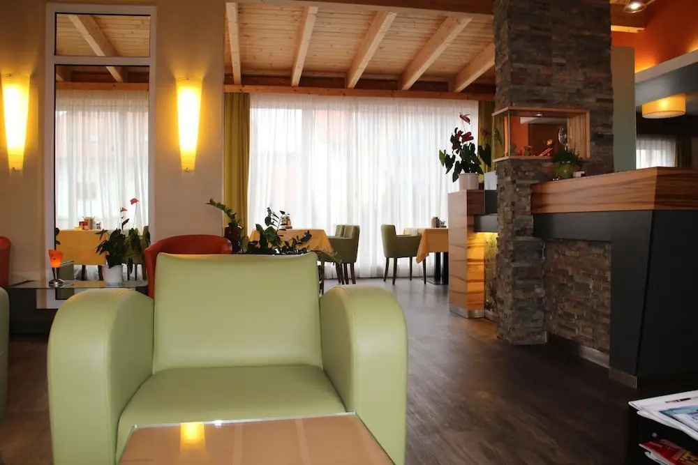 Lobby & Reception