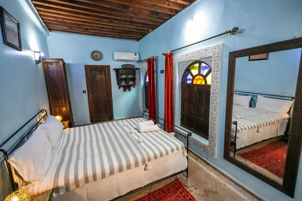 Standard Triple room