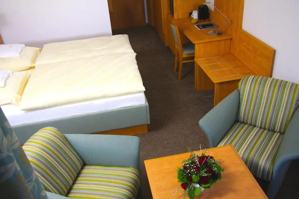 Standard Double room (full double bed)