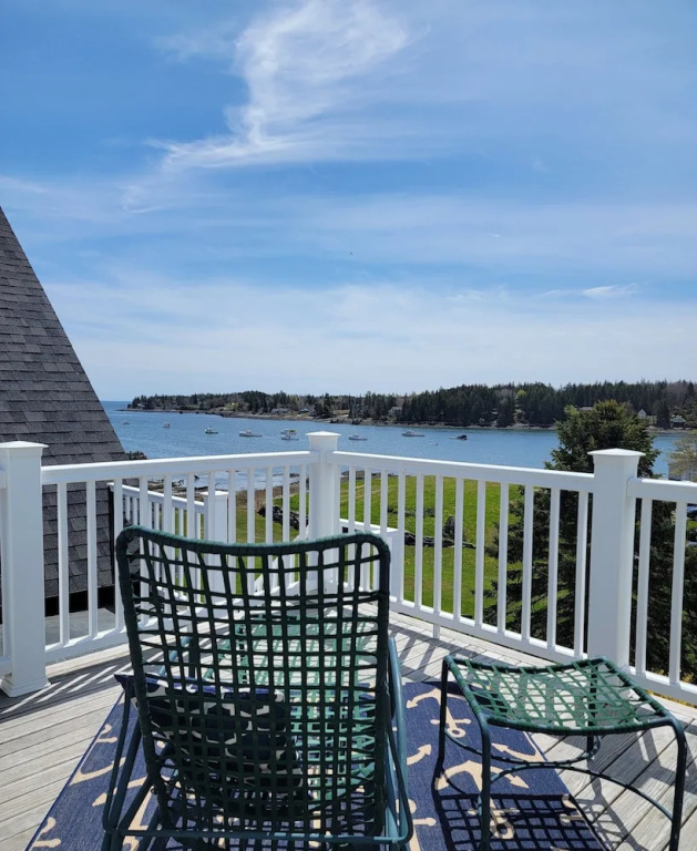 1 Bedroom Apartment with balcony and with harbour view