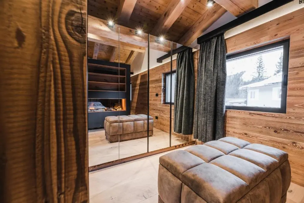 Double Suite (full double bed)