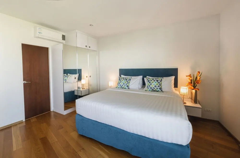 Люкс c 1 комнатой с балконом и с видом на горы в First Choice Grand Suites
