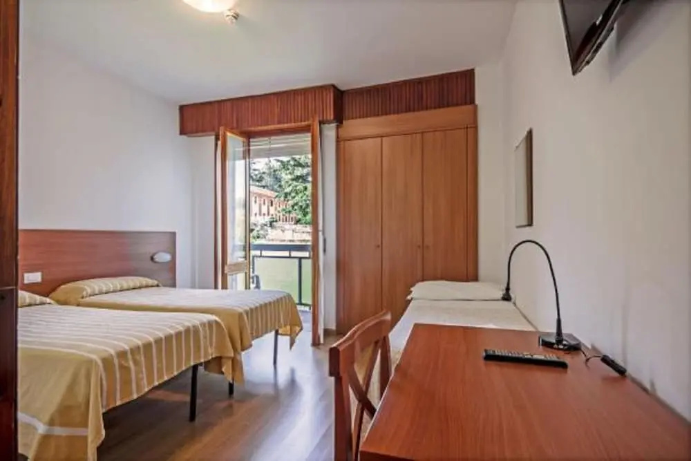 Standard Triple room with balcony