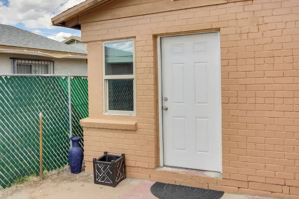 Tucson Studio w/ Private Backyard - Great Location
