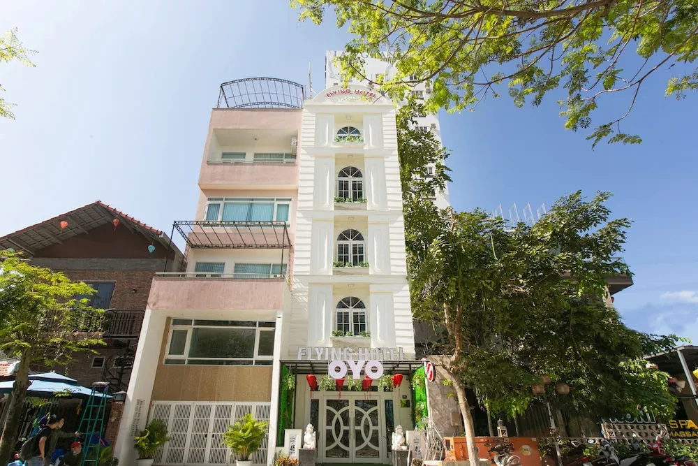Oyo 873 Flying Hotel