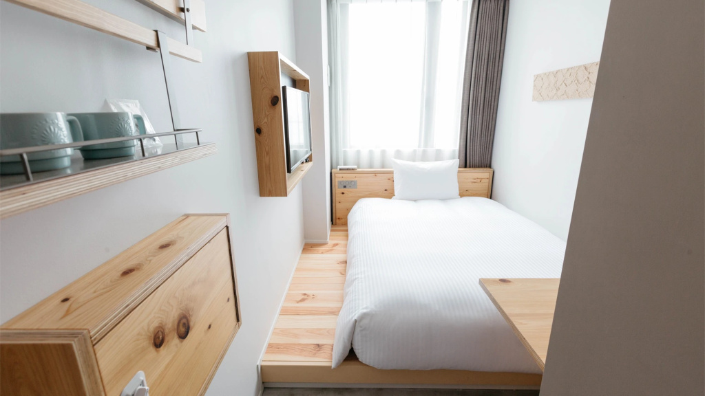 Compact Double room (full double bed)