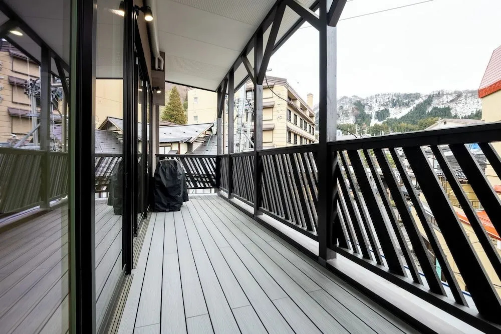 Balcony & Terrace