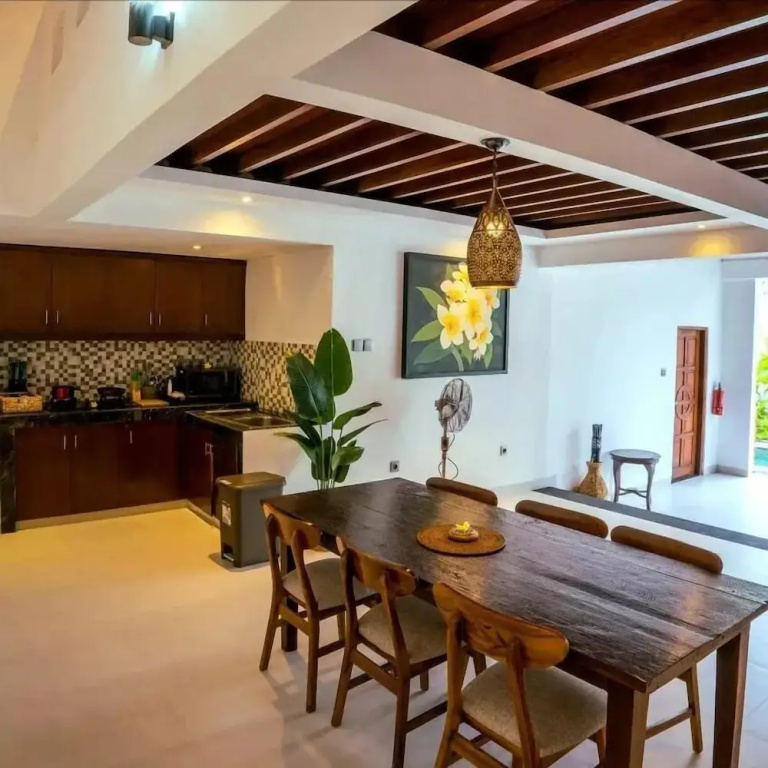 2 Bedrooms Villa
