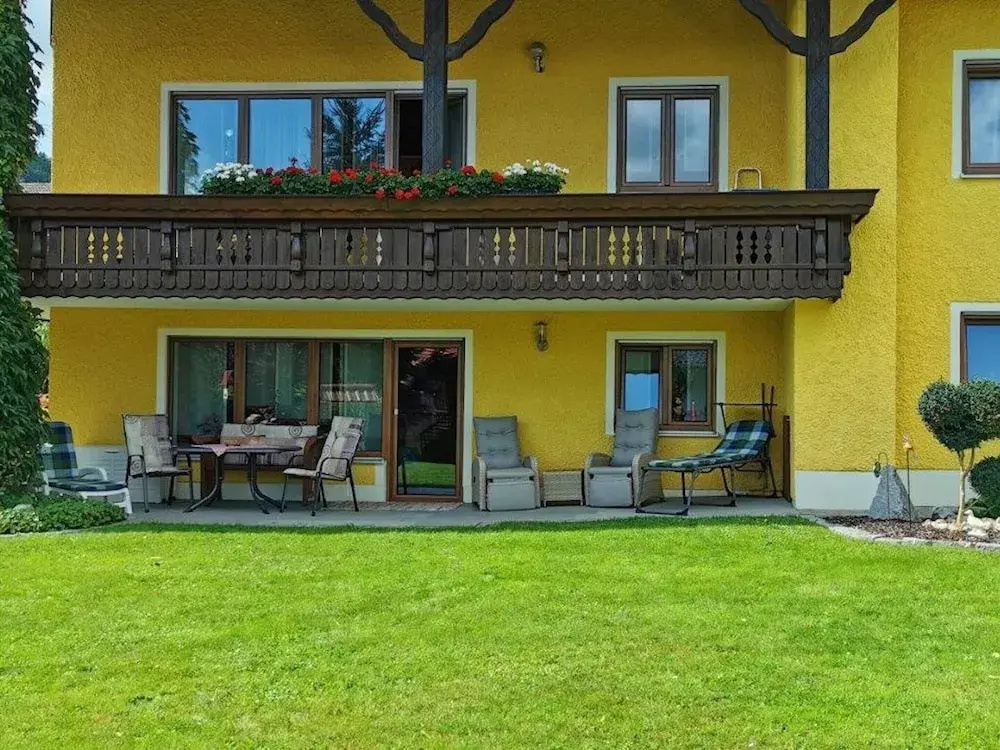 Scenic Apartment With Balcony, Garden, Deckchairs, Barbecue