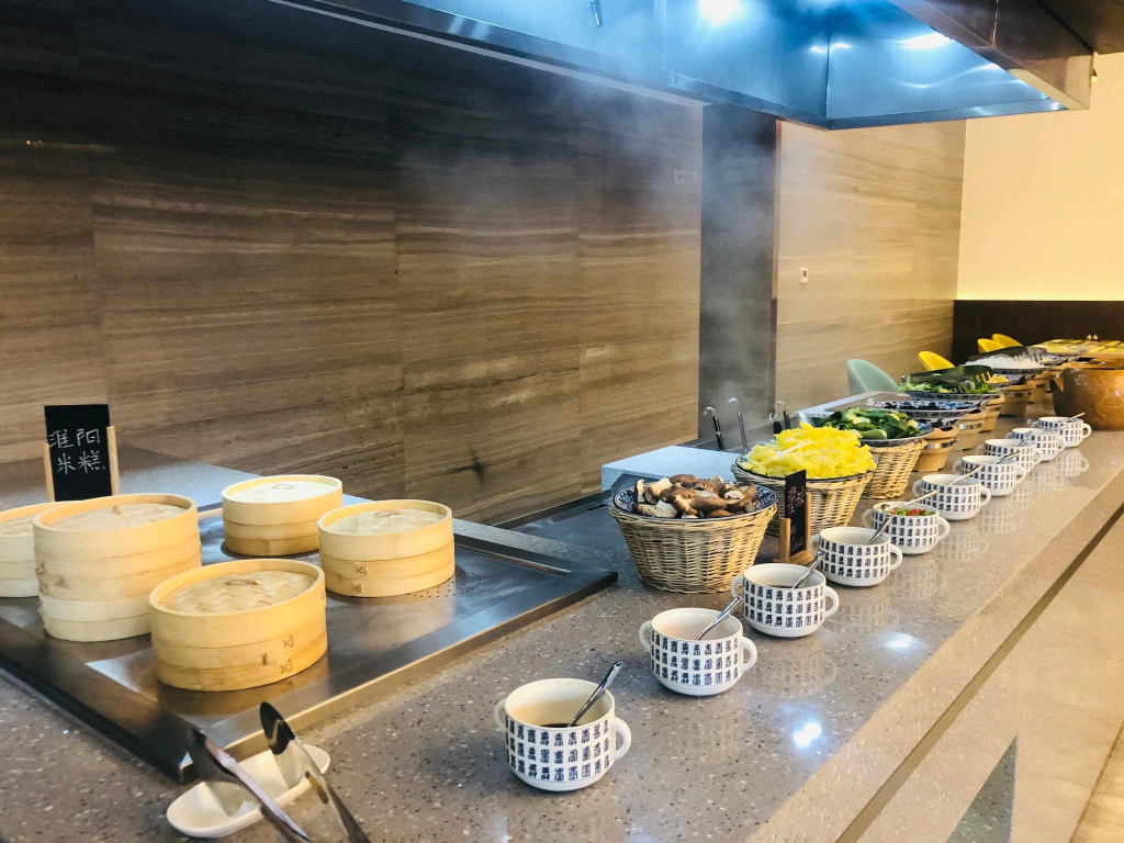 Food & Beverage