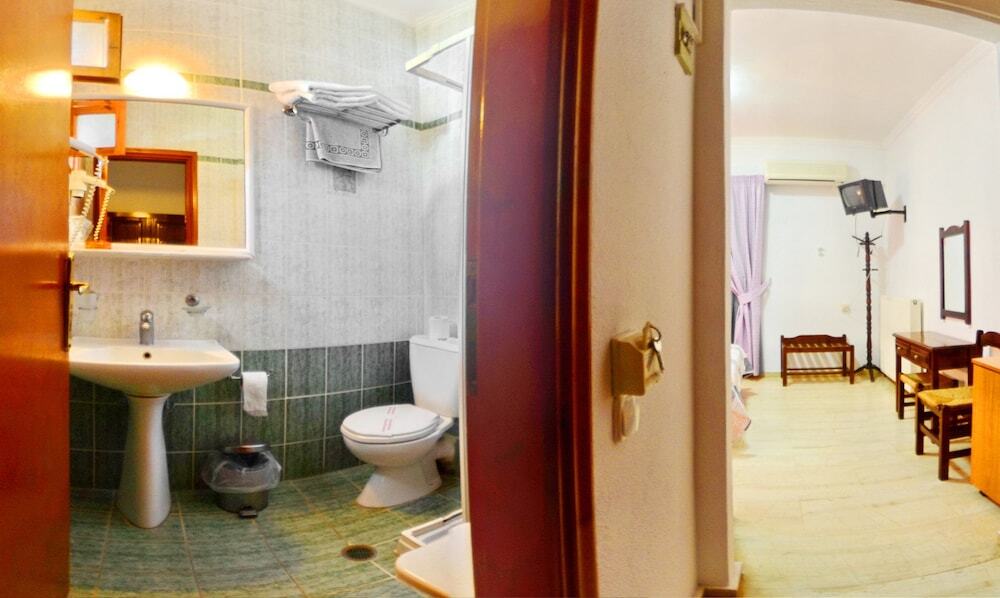 Aretousa Hotel 3 *