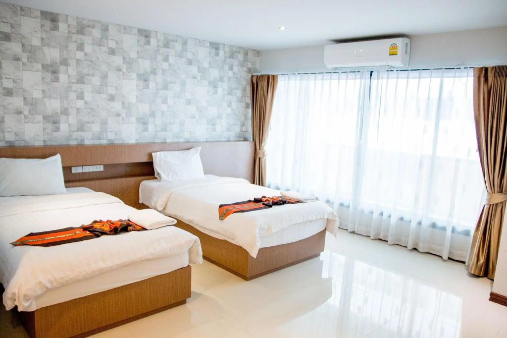Huay Kaew Palace 1 — 2