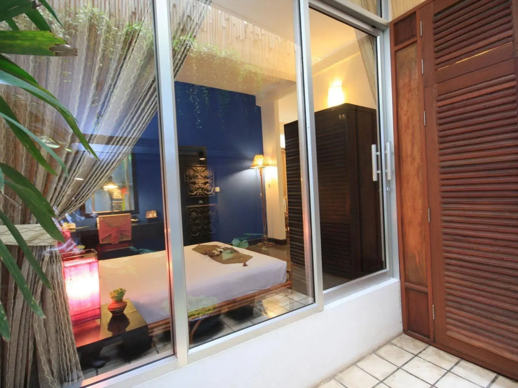 Frangipani Villa 60s