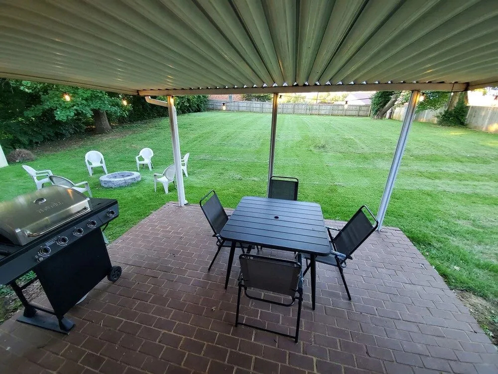 Andrea Abode 5 Bedroom Home by RedAwning