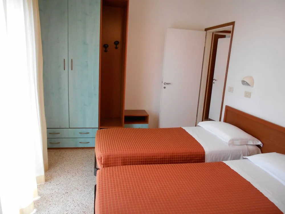 Standard Double room with balcony (full double bed)