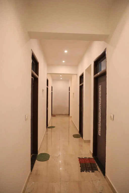 Deluxe Double room (full double bed)
