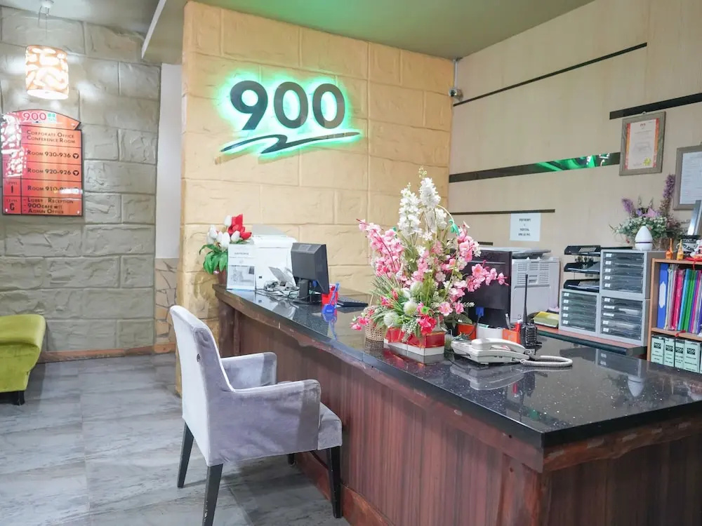 Lobby & Reception