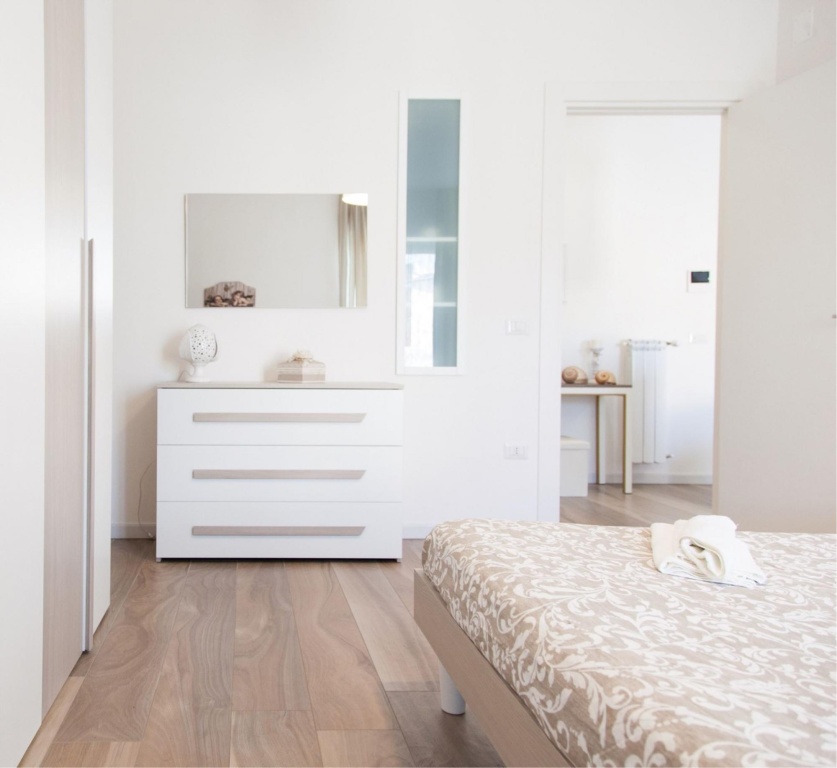 4 people, 1 bathroom, family friendly, central location, private terrace-La Casa dei Coralli