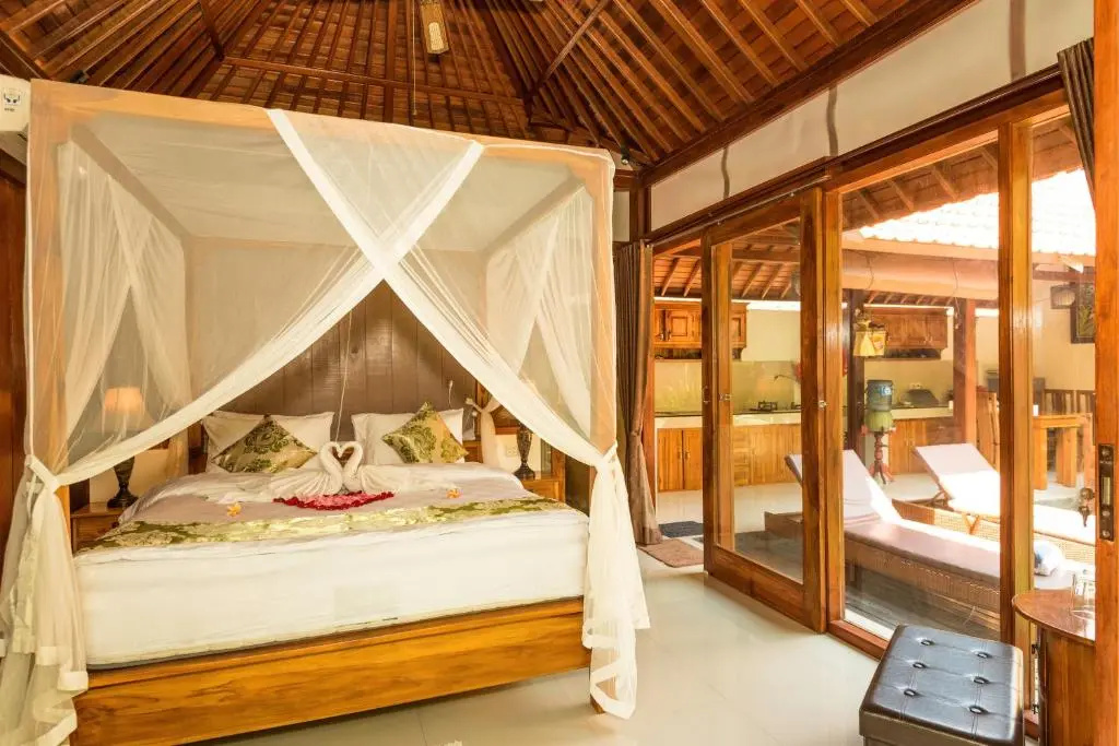 2 Bedrooms Villa