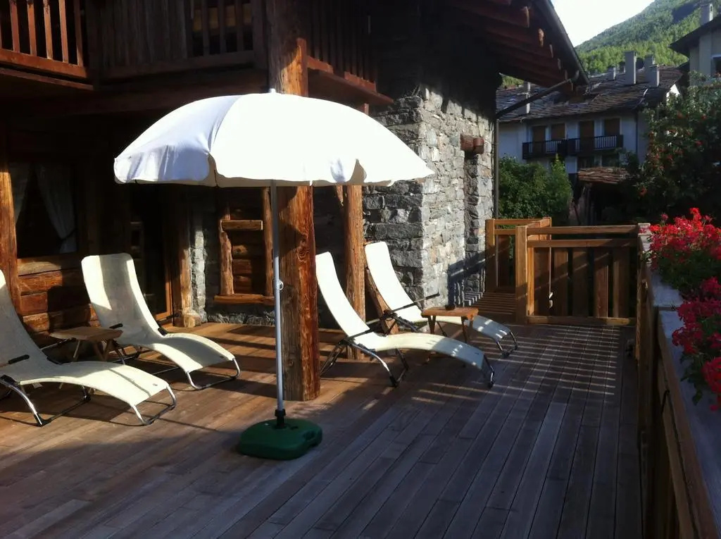 Les Trompeurs Chez Odette
