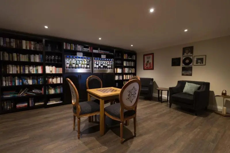 Karma St Martins Hotel — фото 4