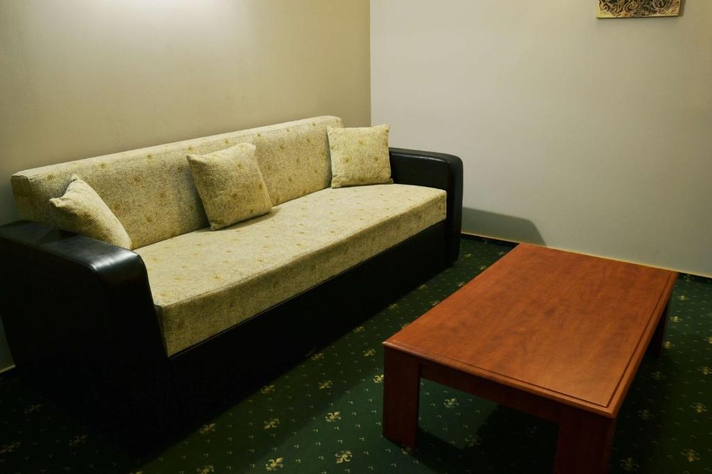 Standard Double Family room (full double bed) — room photo 2