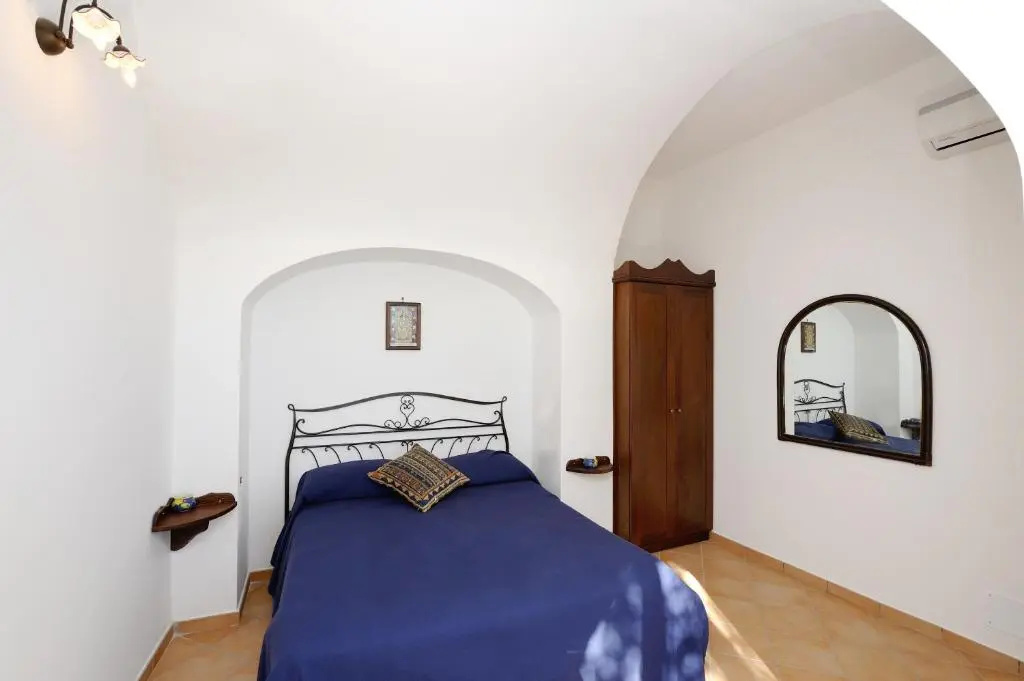 Standard Double Basement room with sea view (full double bed)