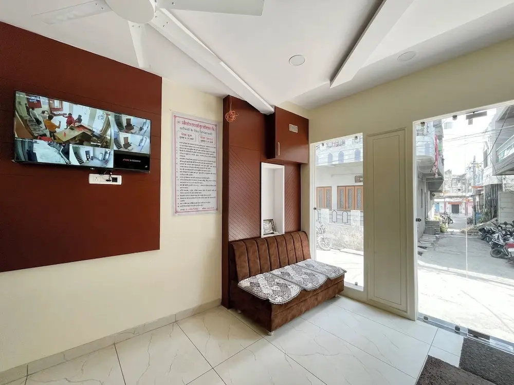Hotel Gupta Residency - near Temple