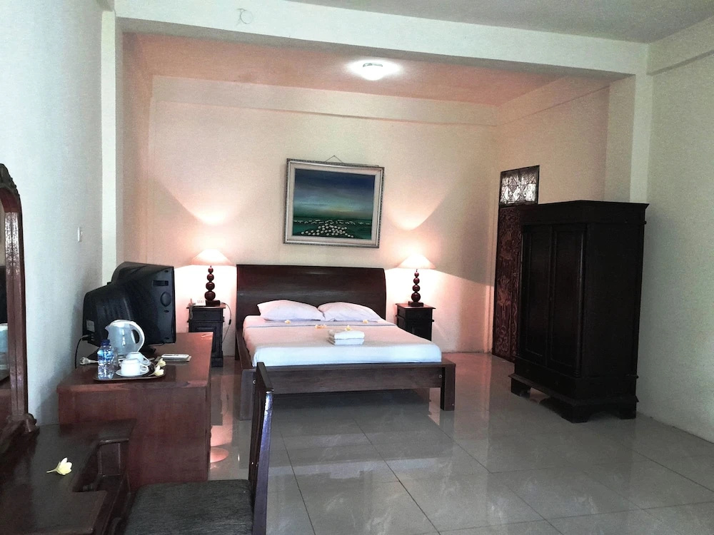 Deluxe Double room with balcony (full double bed)