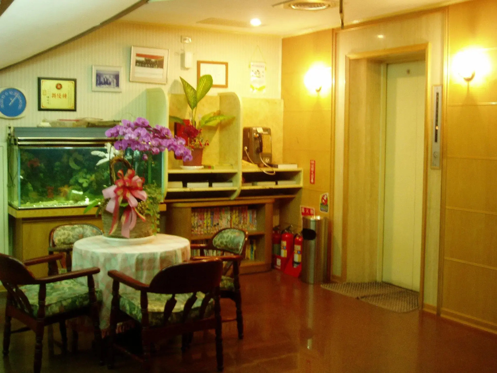 Famouse Hotel - Général