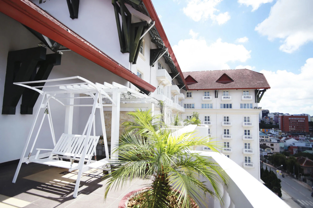 Balcony & Terrace