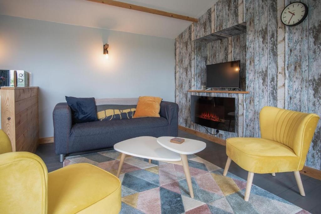 The Lodge At Sheepswalk Farm - 2 Bedroom Lodge - Stepaside