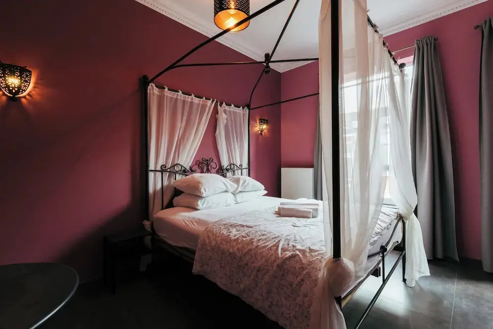 Economy room