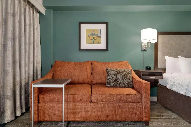 Hampton Inn New Orleans-St. Charles Ave./Garden District - Chambres