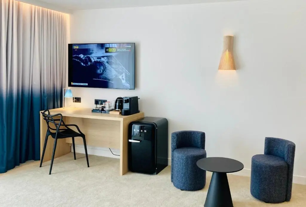 Deluxe Double room with sea view (full double bed)
