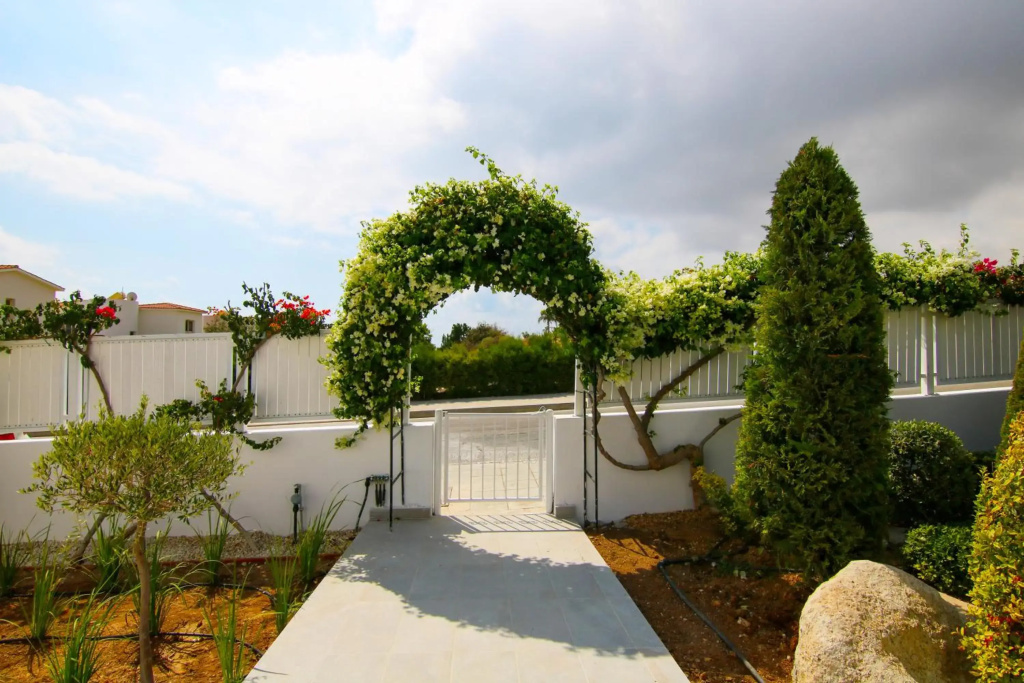 Phaedrus Living: Luxury Villa Ellison