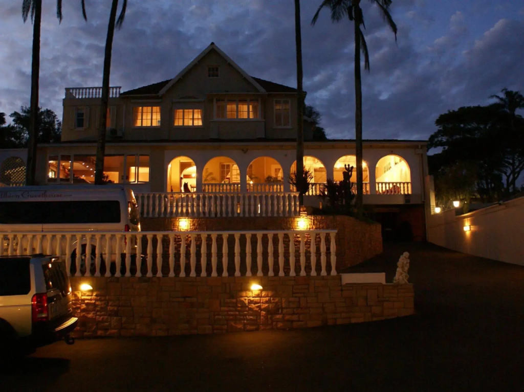 Albion Manor