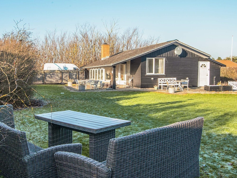 6 Person Holiday Home in Juelsminde