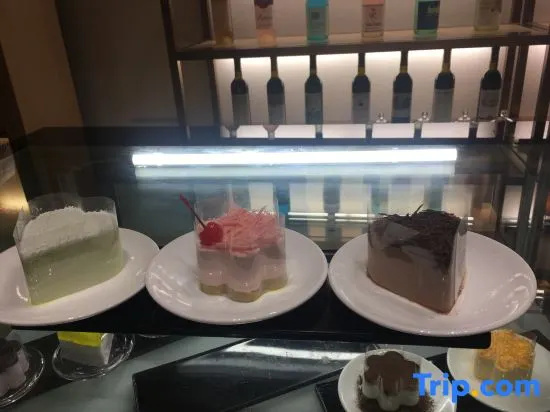 Food & Beverage