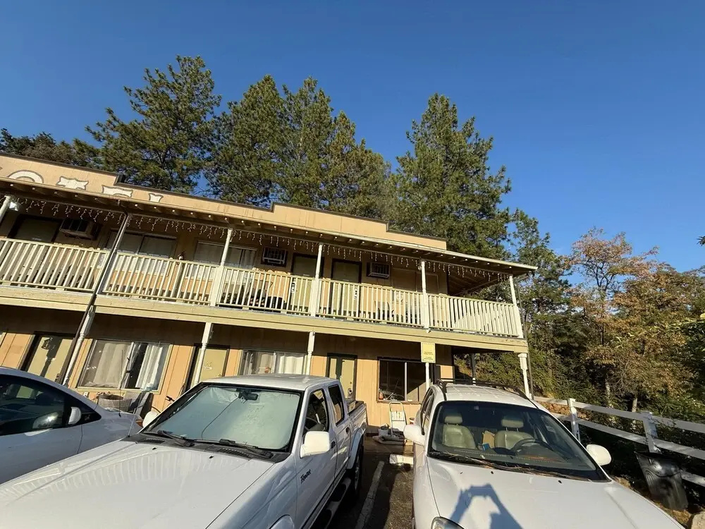 Columbia Inn Motel CA 49