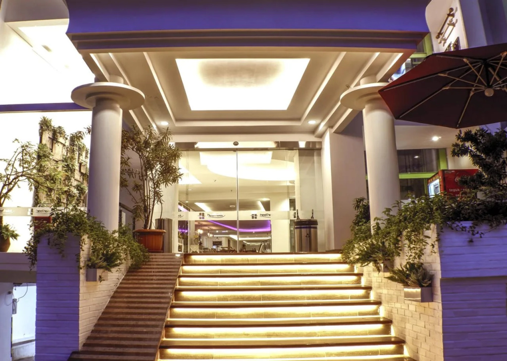 Lobby & Reception