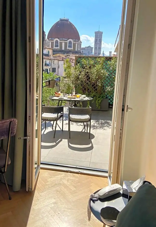 Deluxe Double room with balcony (full double bed)
