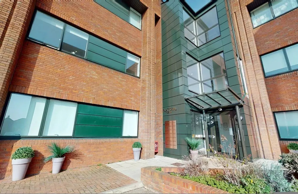 Luxury Stevenage North Central Apartment Business Leisure
