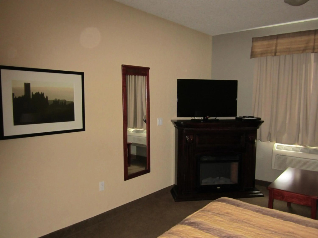 Lakeview Inns & Suites - Fort Nelson - фото 2