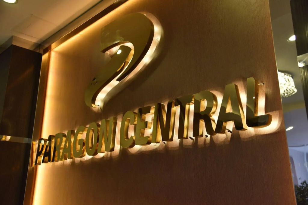 Paragon Central Hotel & Sky Bar