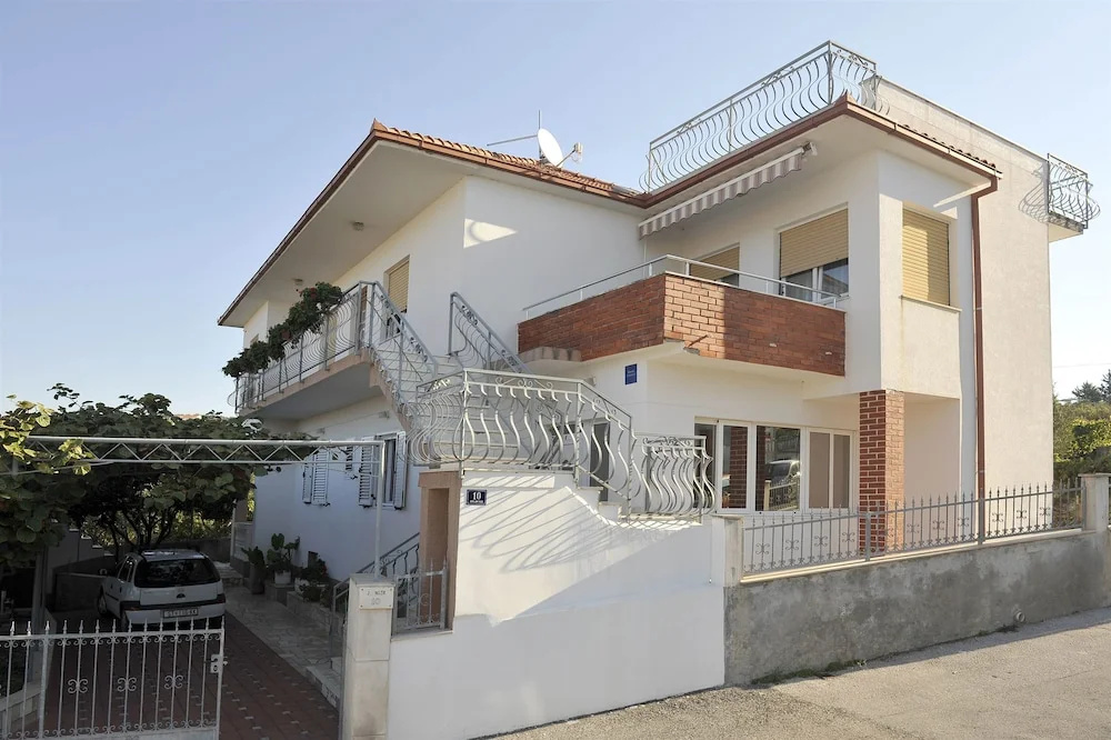 Apartments Mise