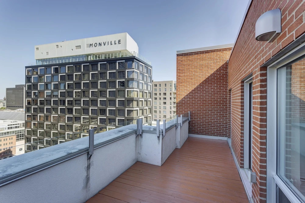 Palais-des-Congrès Furnished Suites by Hometrotting