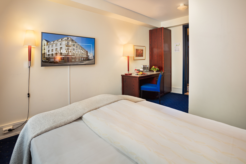 Heimen Hotel by null