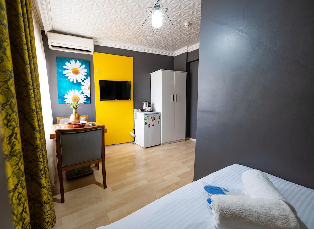 Evin Suit Hotel — фото